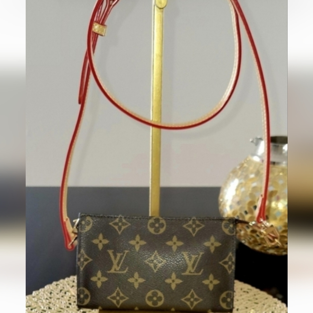 Authentic Louis Vuitton Brown Monogram Pouch - Picture 3 of 10